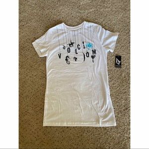 Volcom women T-Shirt size Large NWT